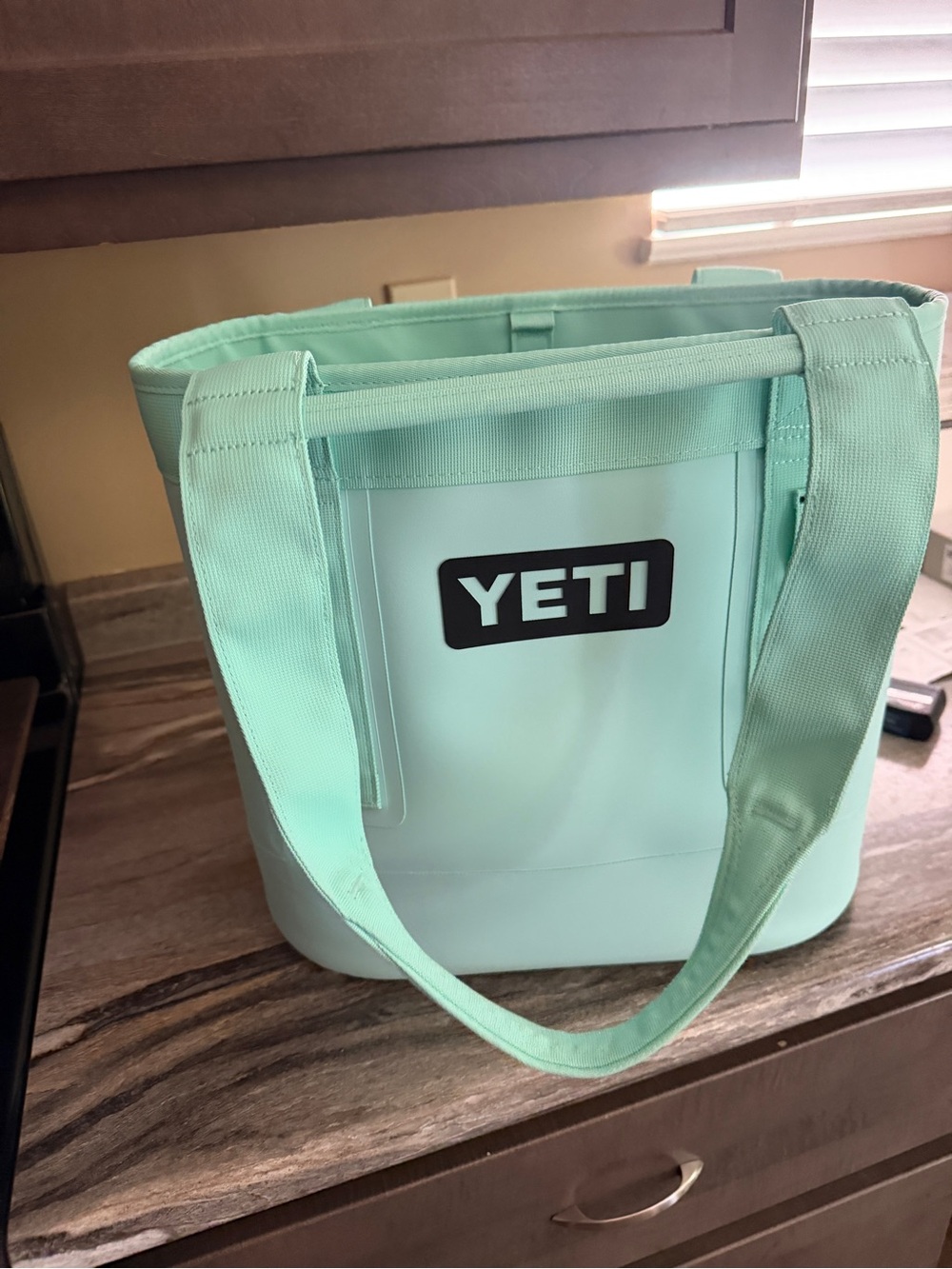 YETI Camino 20
